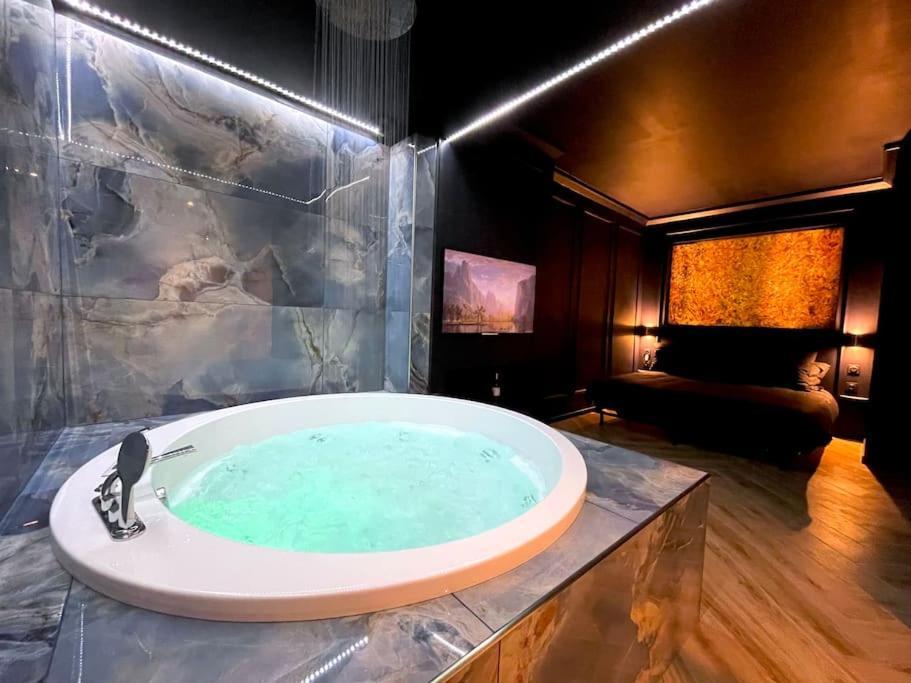 Myinsolite-L'Onyx Vauvert Ngoại thất bức ảnh